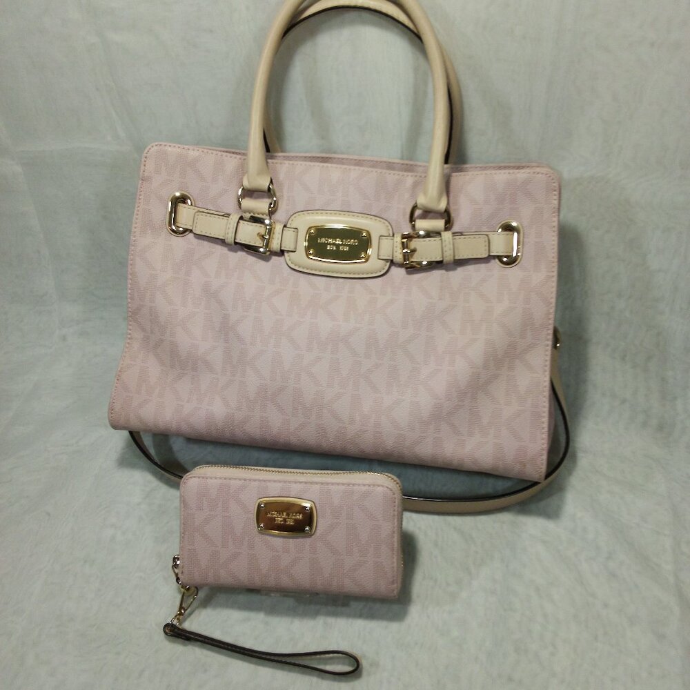 Michael Kors Signature East/West Hamilton Tote